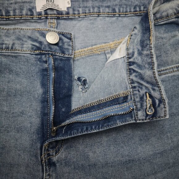 NWT Refuge Denim Rio Ladies Size 15 Mid Rise Push Up Light Wash Stretch Jeans - Picture 11 of 15